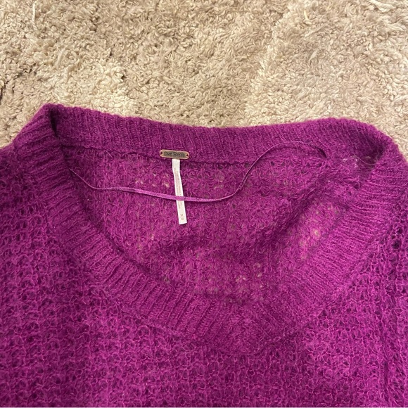 FREE PEOPLE Lulu Sweater Womens Medium Purple Wool Waffle Knit Oversized V-Neck - Picture 3 of 7